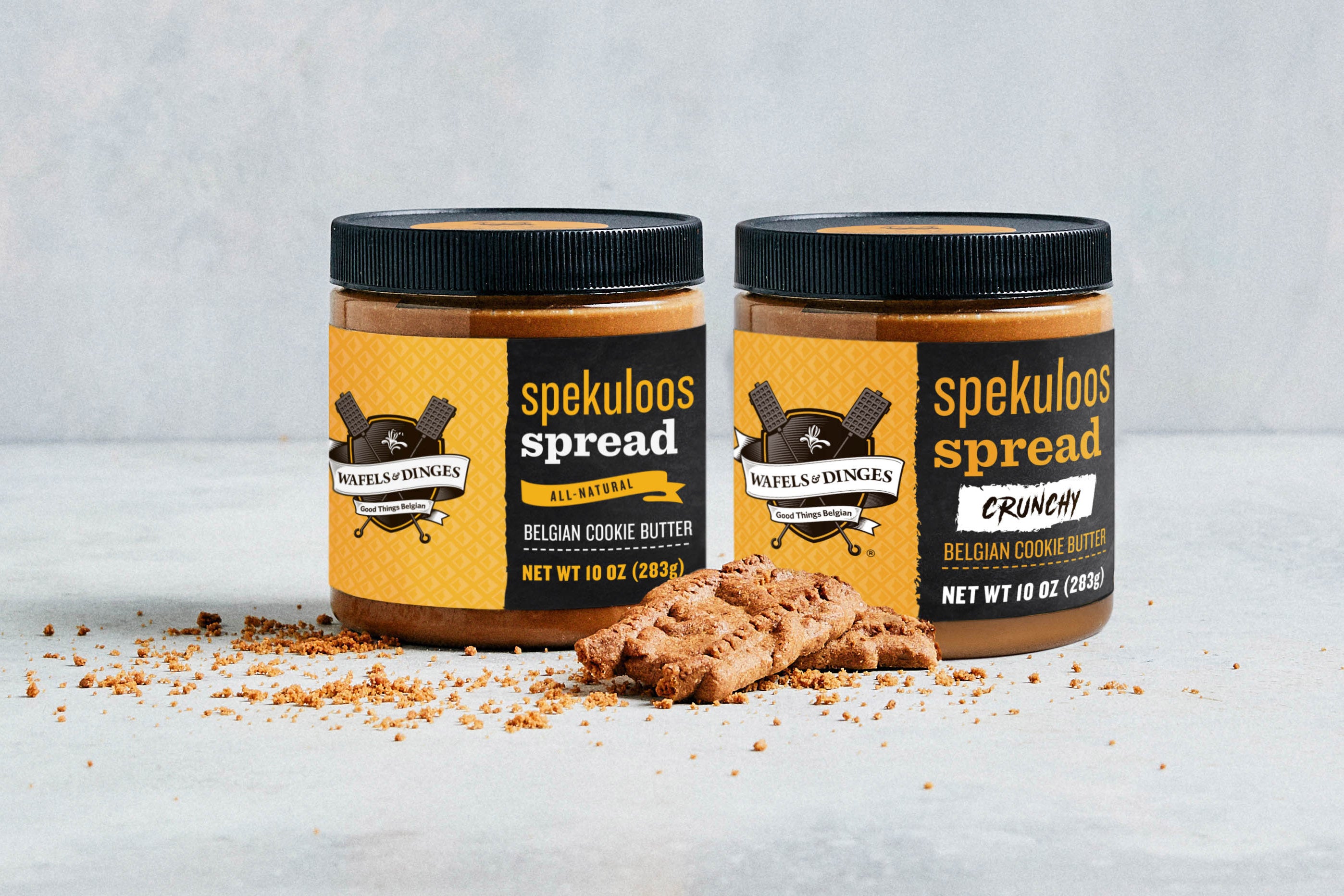 Two jars of spekuloos spread